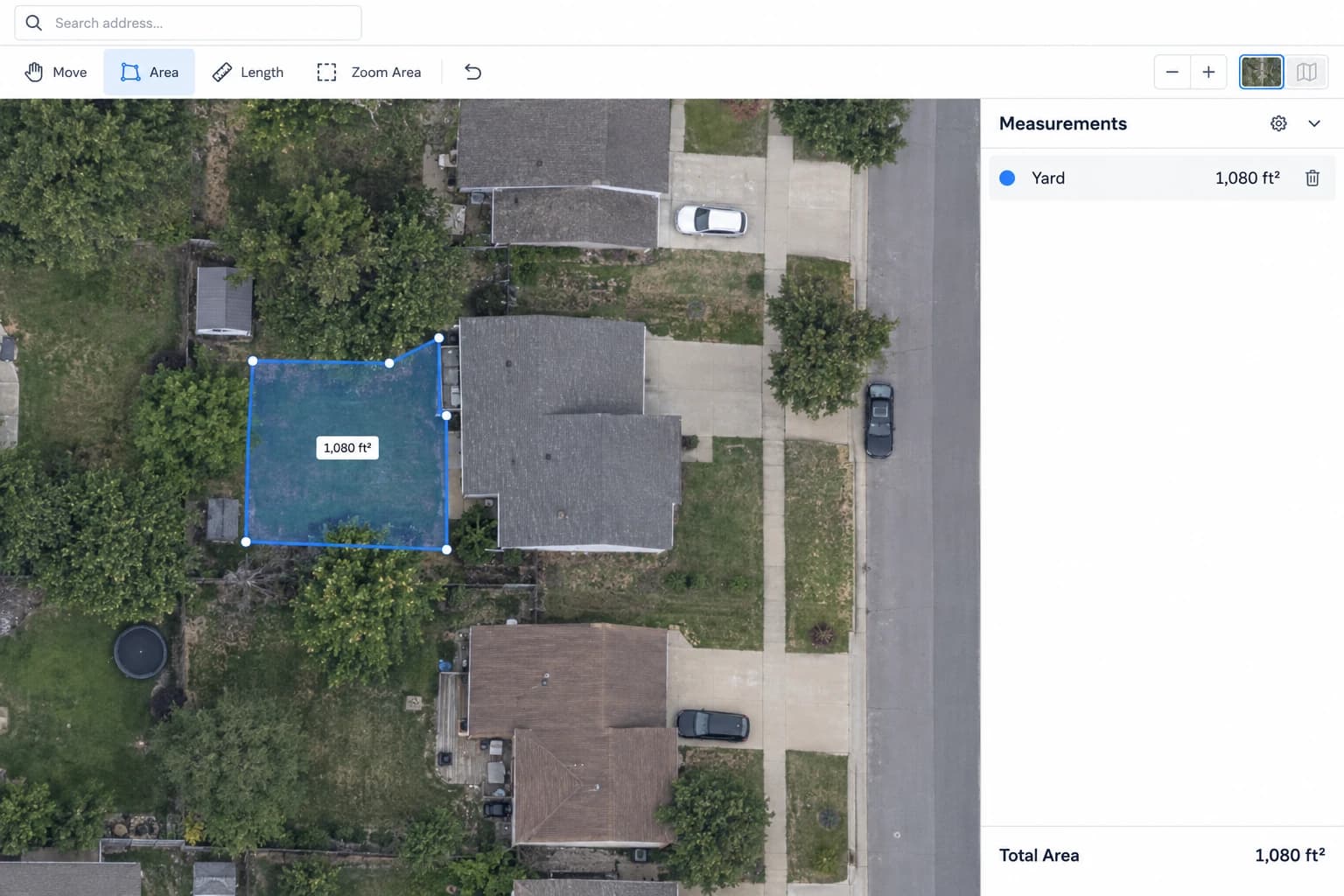 Map workspace with a yard outline and a Measurements panel.